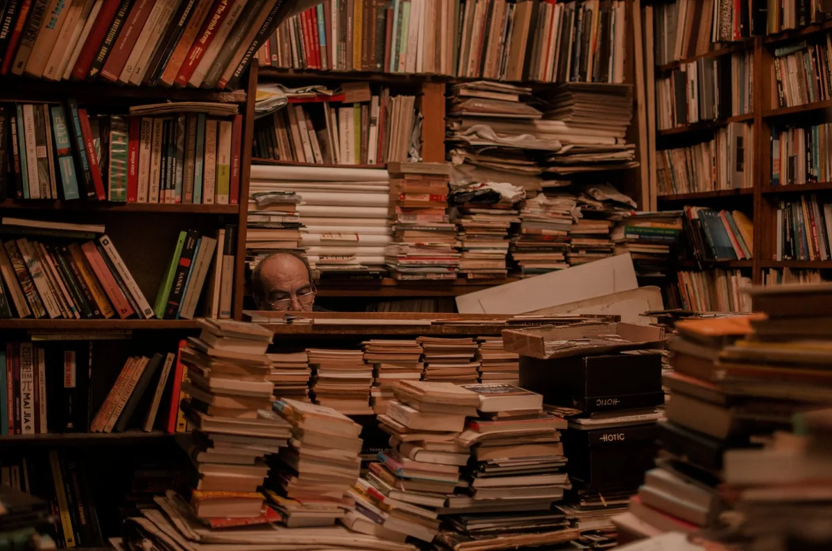 Bookshop owner assisting police in post-WWII mystery investigation
